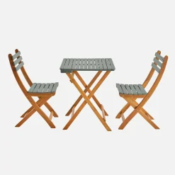 Acacia wood garden table, 2 folding chairs