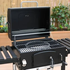 Charcoal smoker barbecue with ash collector