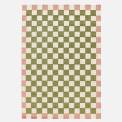 Checkered indoor/outdoor rug pink and green