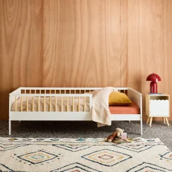 Child bed 90 x 190 cm natural pine slatted base included