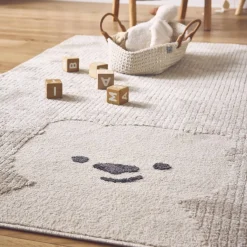 Children's cream rug, little teddy bear print