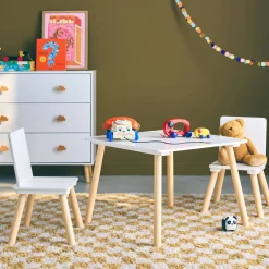 Children's square table with 2 chairs pine legs