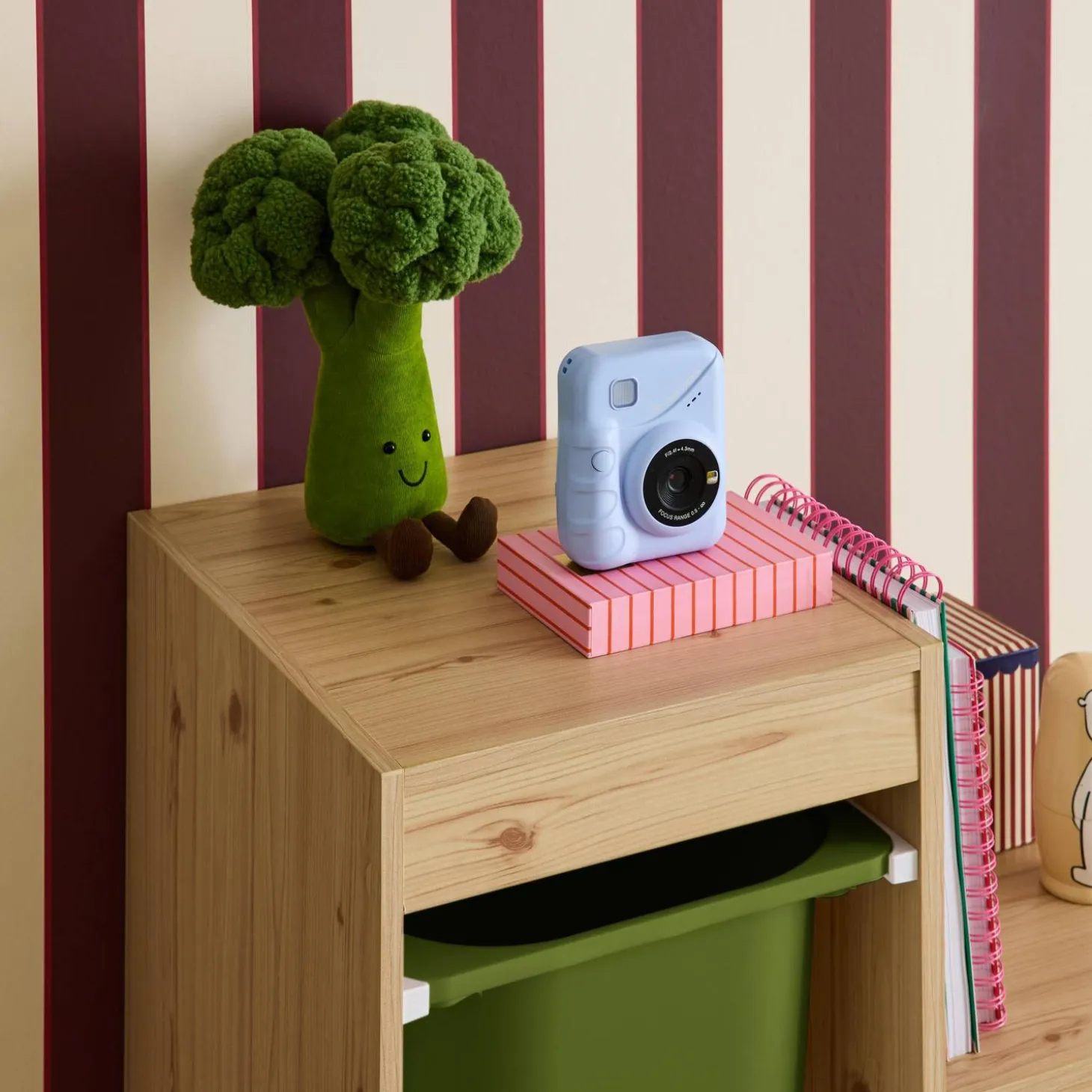Children's storage unit staircase 6 storage bins
