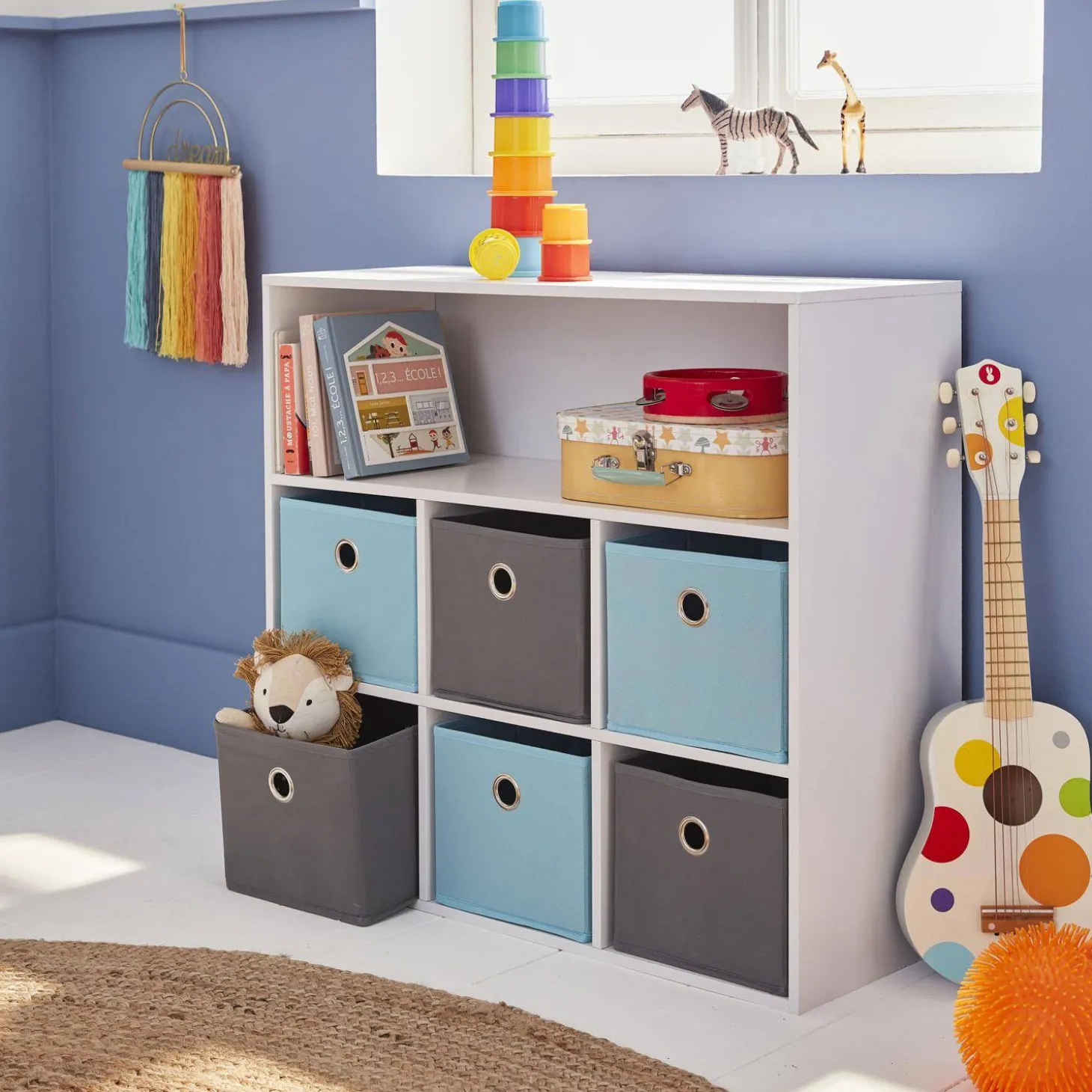 Children's storage unit with 6 baskets