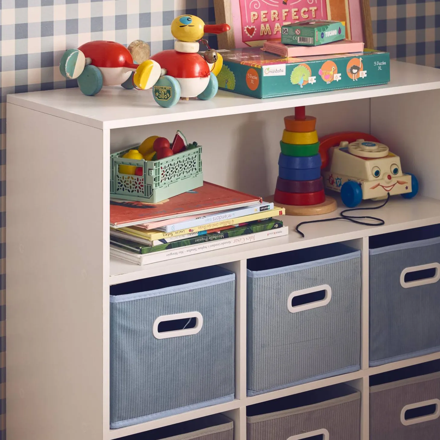 Children's storage unit with 6 velvet baskets
