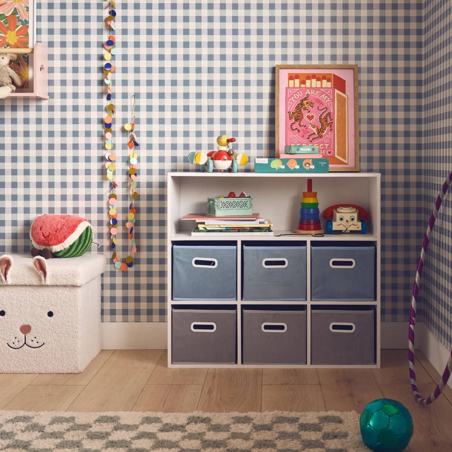 Children's storage unit with 6 velvet baskets
