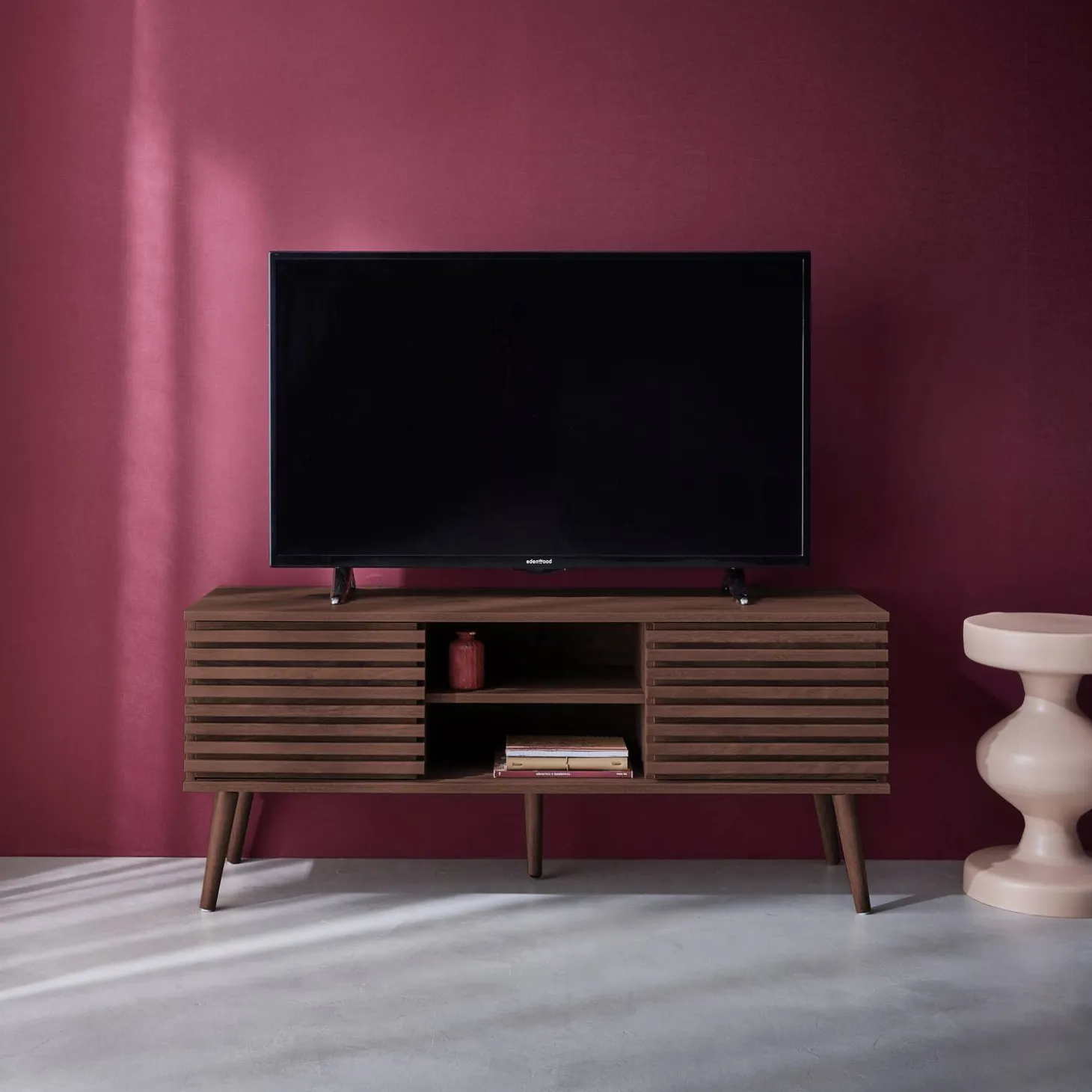 120 cm scandinavian TV unit grooved wooden effect 2 doors
