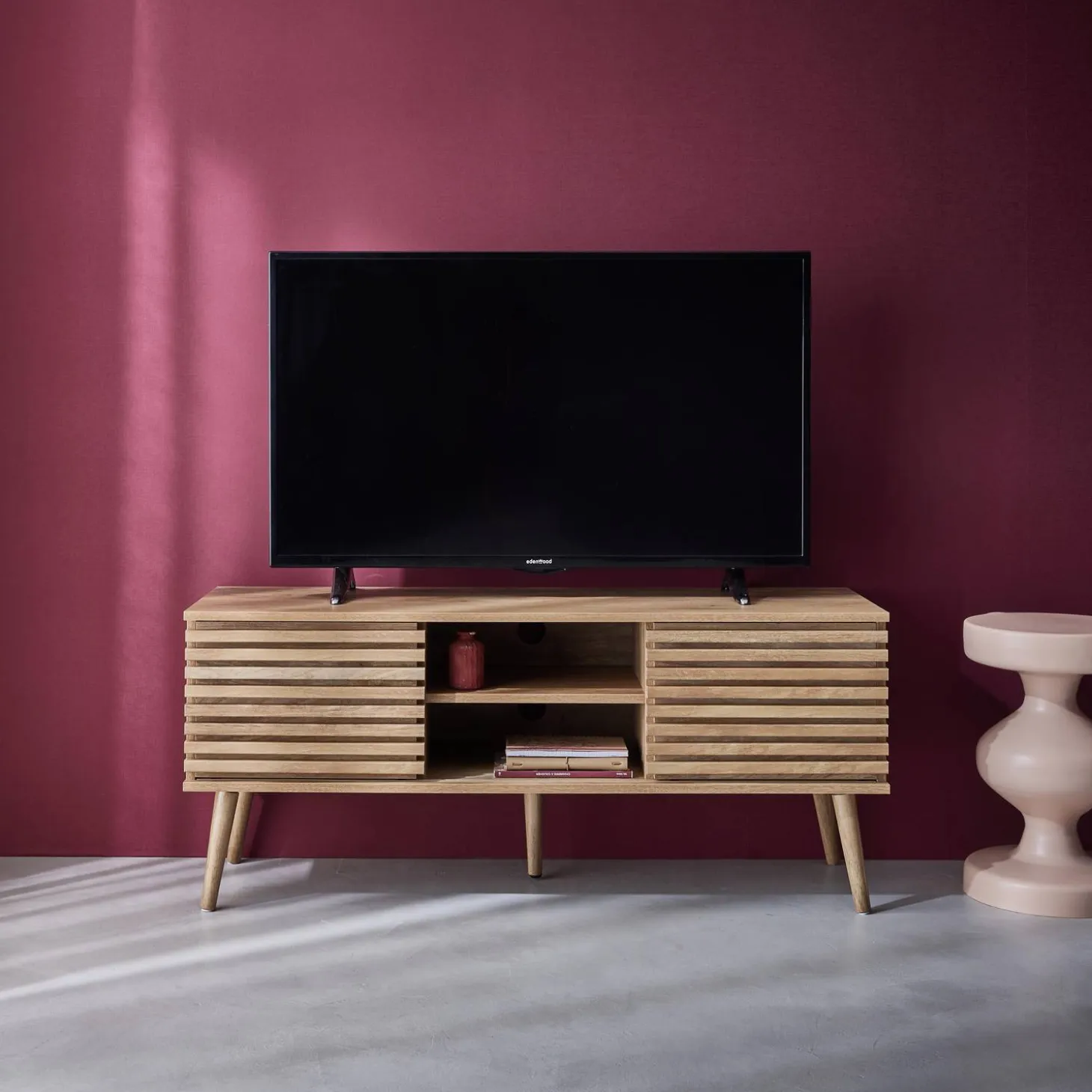 120 cm scandinavian TV unit grooved wooden effect 2 doors