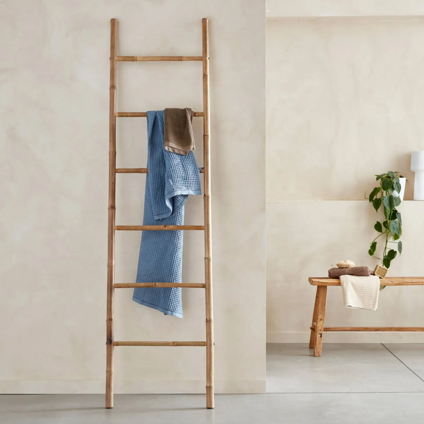 Decorative bamboo ladder with 6 uprights