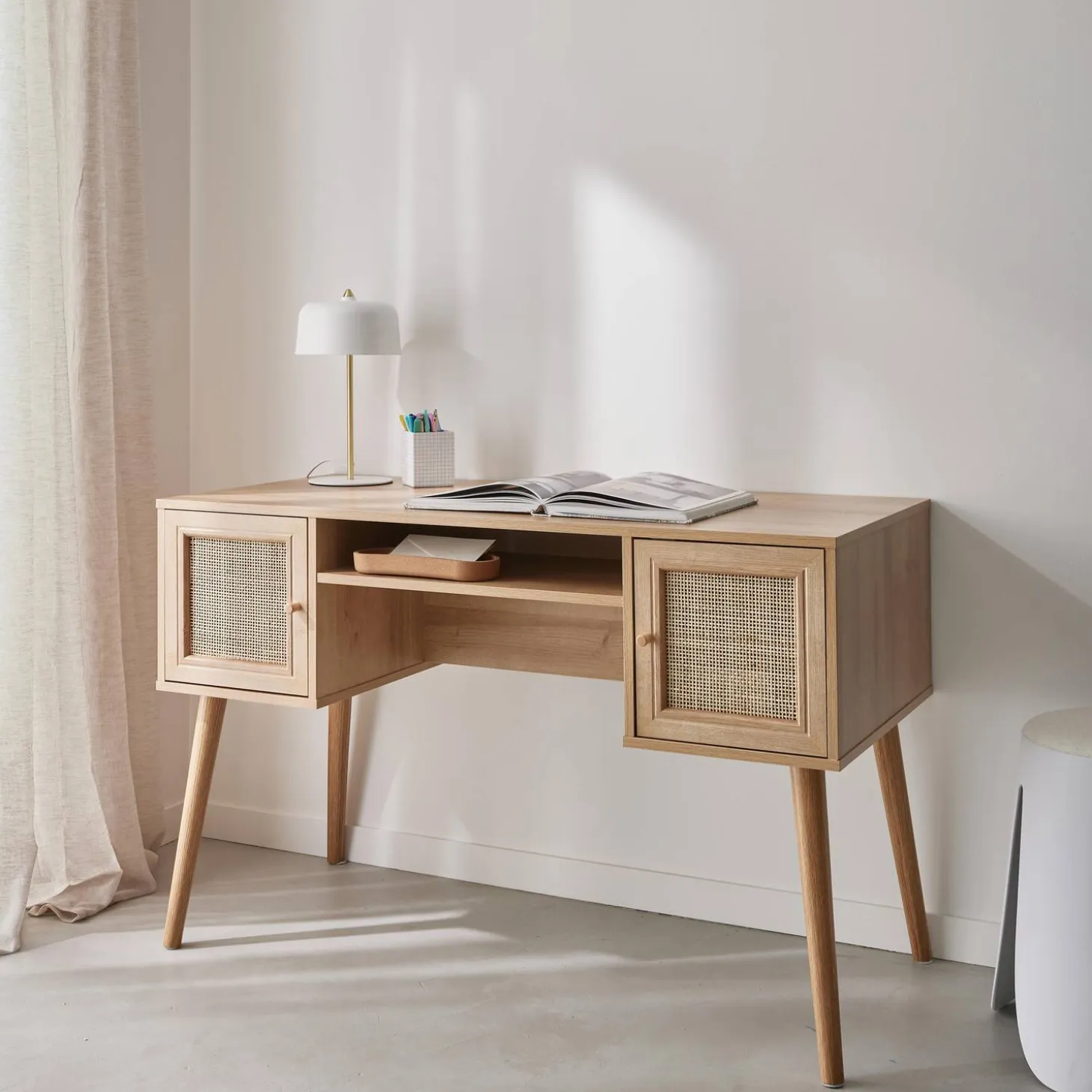 2-door desk with wood and cane effect