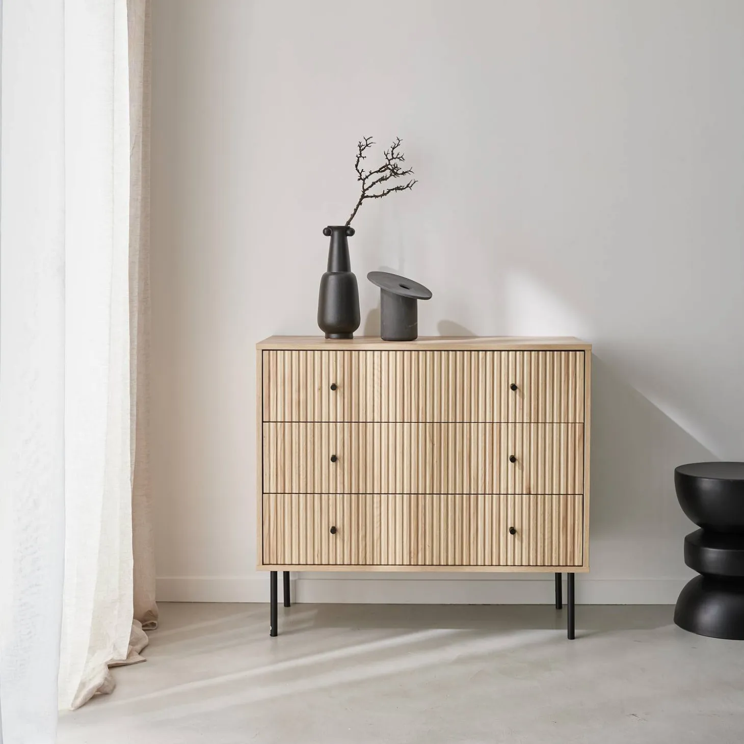 3-drawer chest with grooved wooden-effect