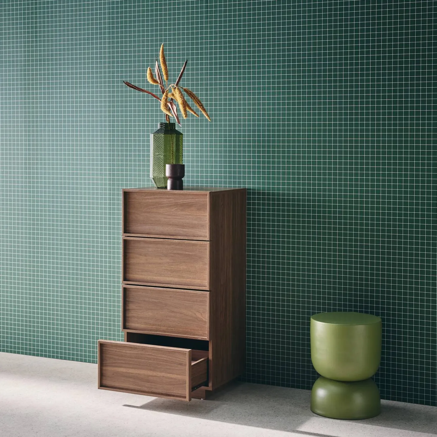 4-drawer wood effect dresser