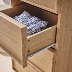 4-drawer wood effect dresser