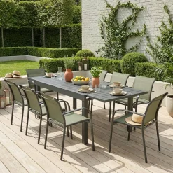 Extendable aluminium garden table + 8 armchairs