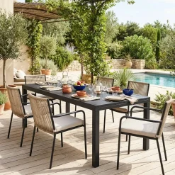 Extendable aluminium garden table for 10-12 people