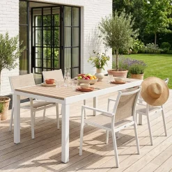 Extendable aluminium garden table for 10-12 people