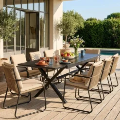 Extendable aluminium garden table for 8 people