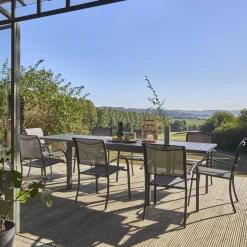 Extendable aluminium garden table, seats 8