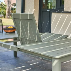 Extendable aluminum garden table 199/258,5 cm seats 12