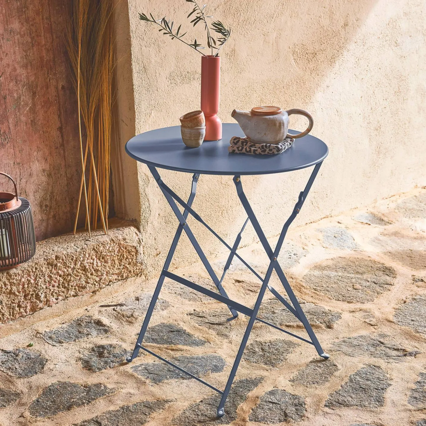 Folding metal bistro garden table Ø60cm, seats 2