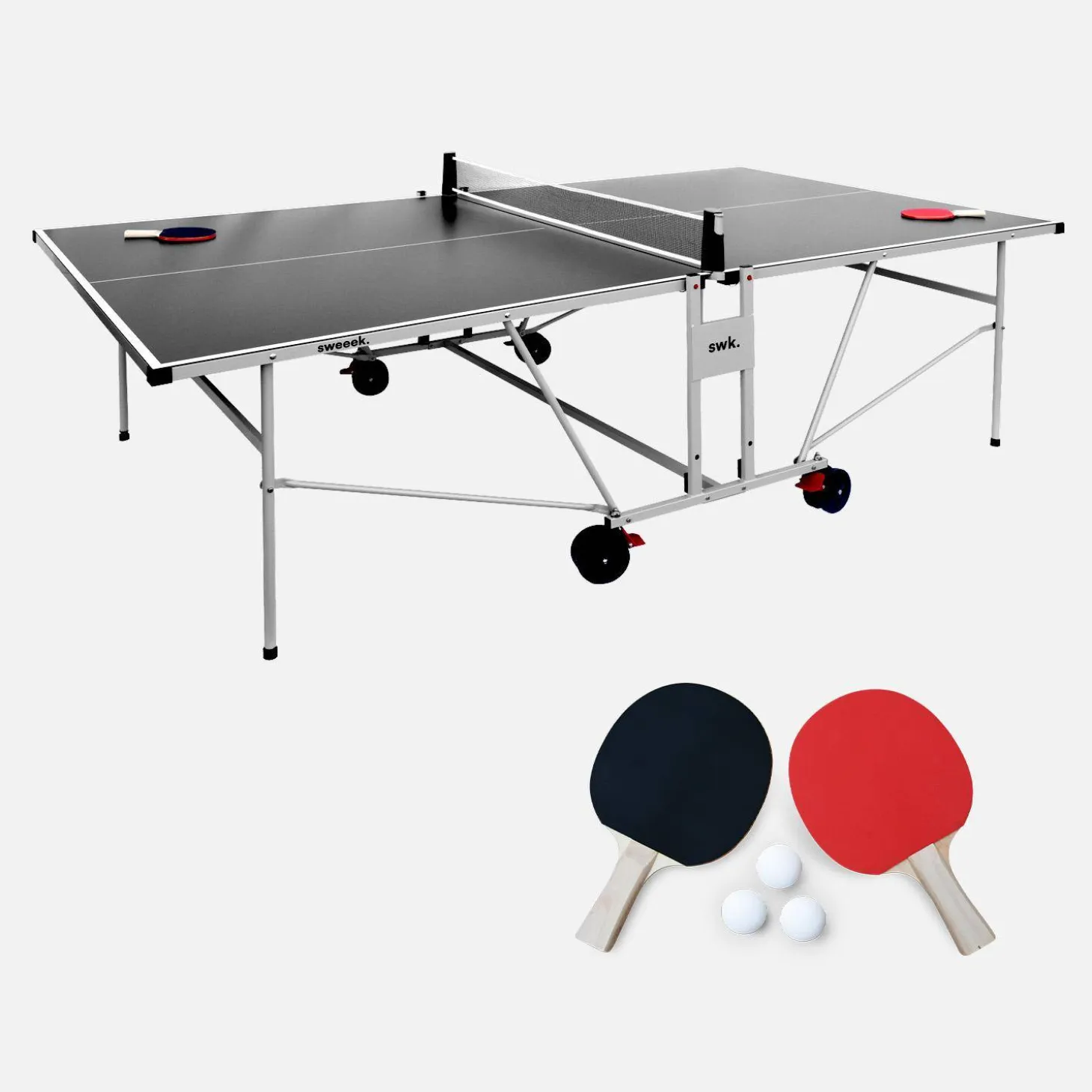 Folding outdoor table tennis table with 4 bats and 6 balls