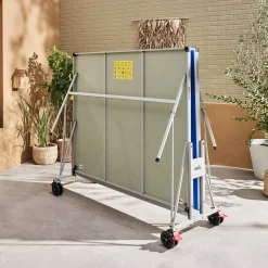 Folding outdoor table tennis table with 4 bats and 6 balls