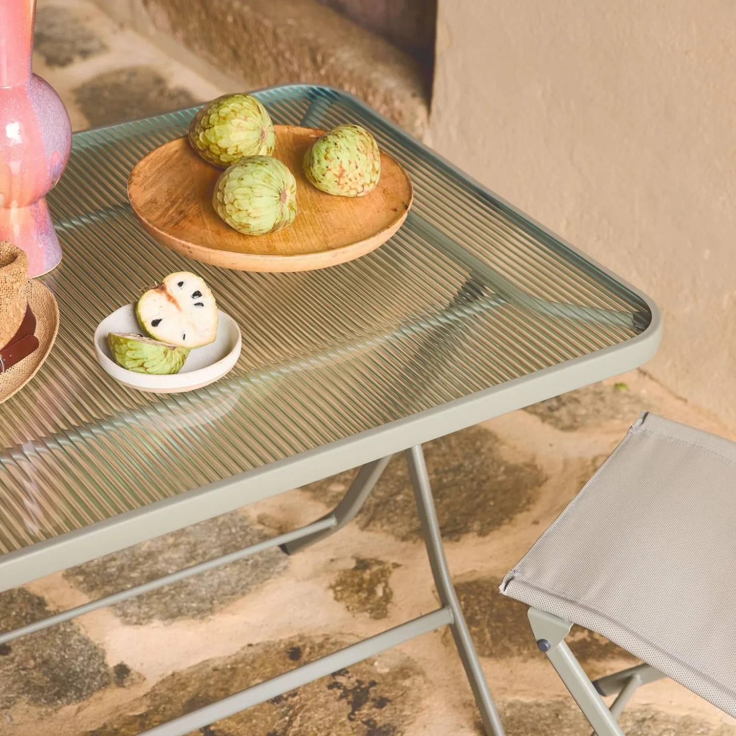 Folding steel garden table + 4 chairs