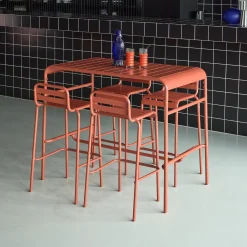 Garden high table with 4 steel bar stools
