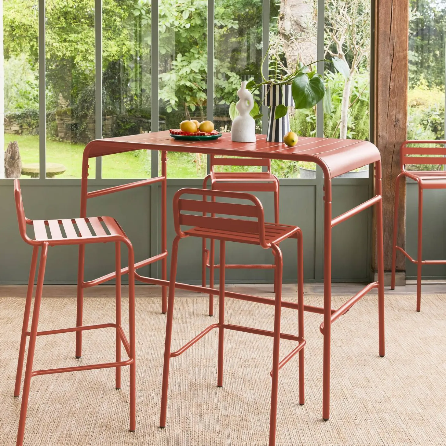 Garden high table with 4 steel bar stools