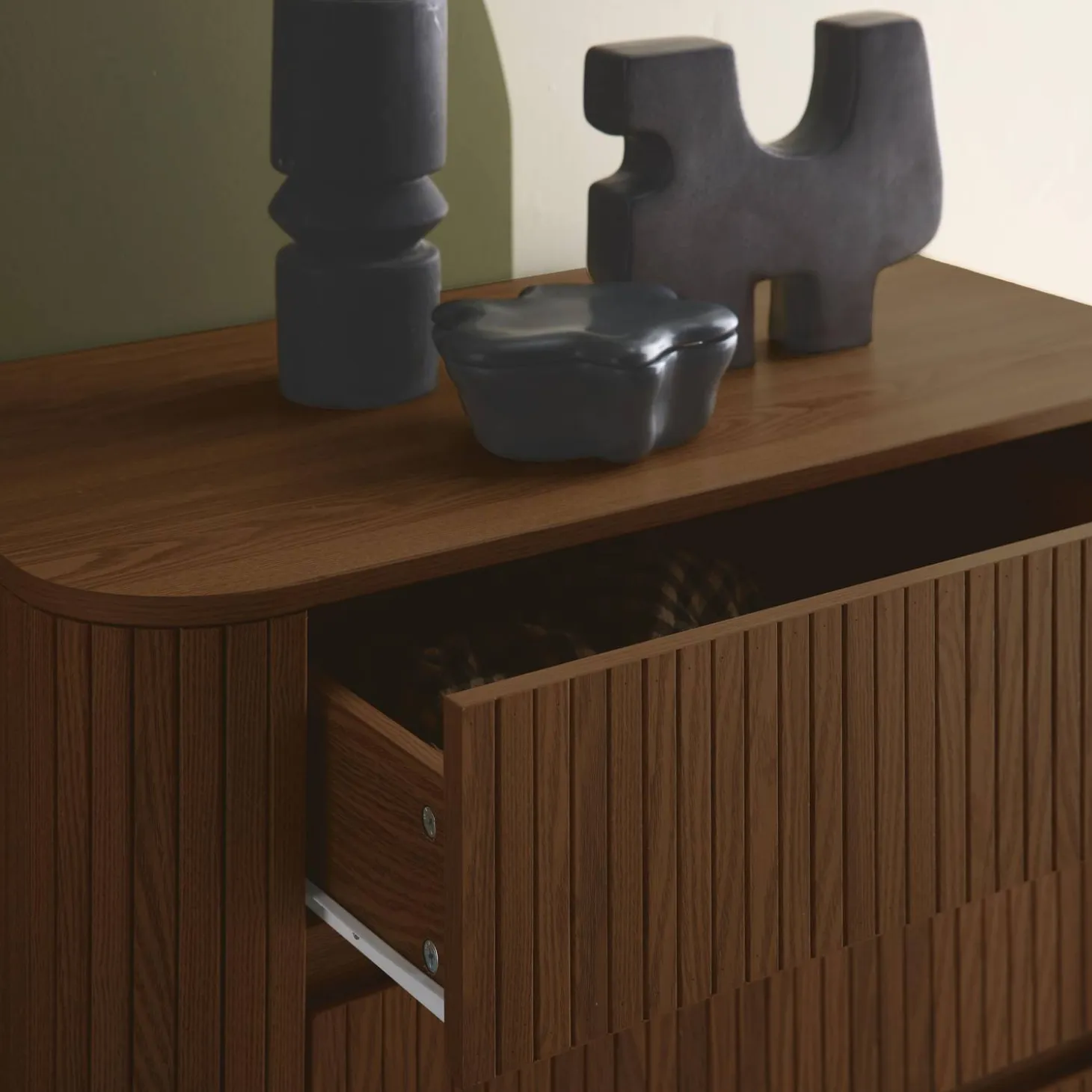 Grooved decor dresser 3 drawers