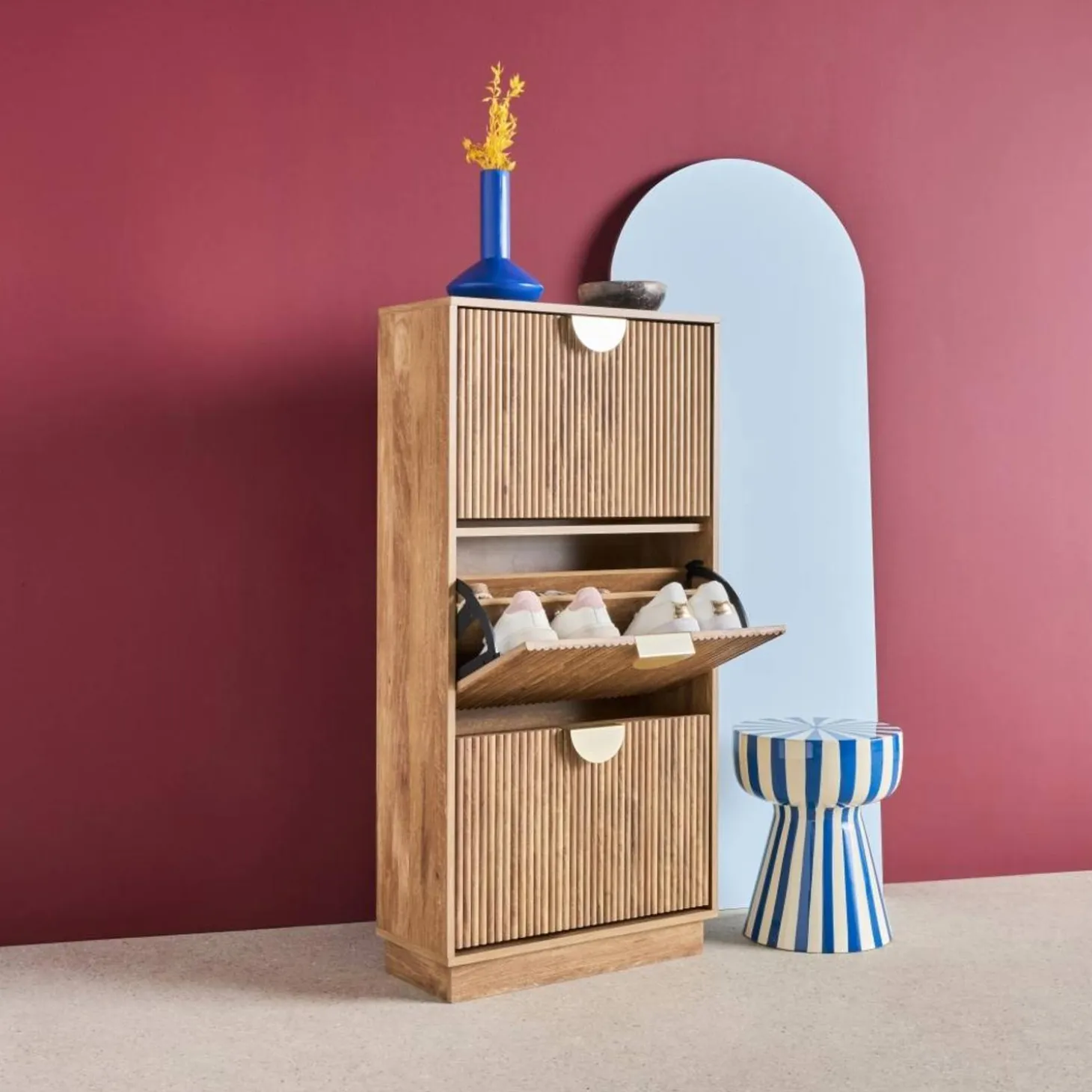Grooved mango wood effect shoe cabinet with 3 drawers
