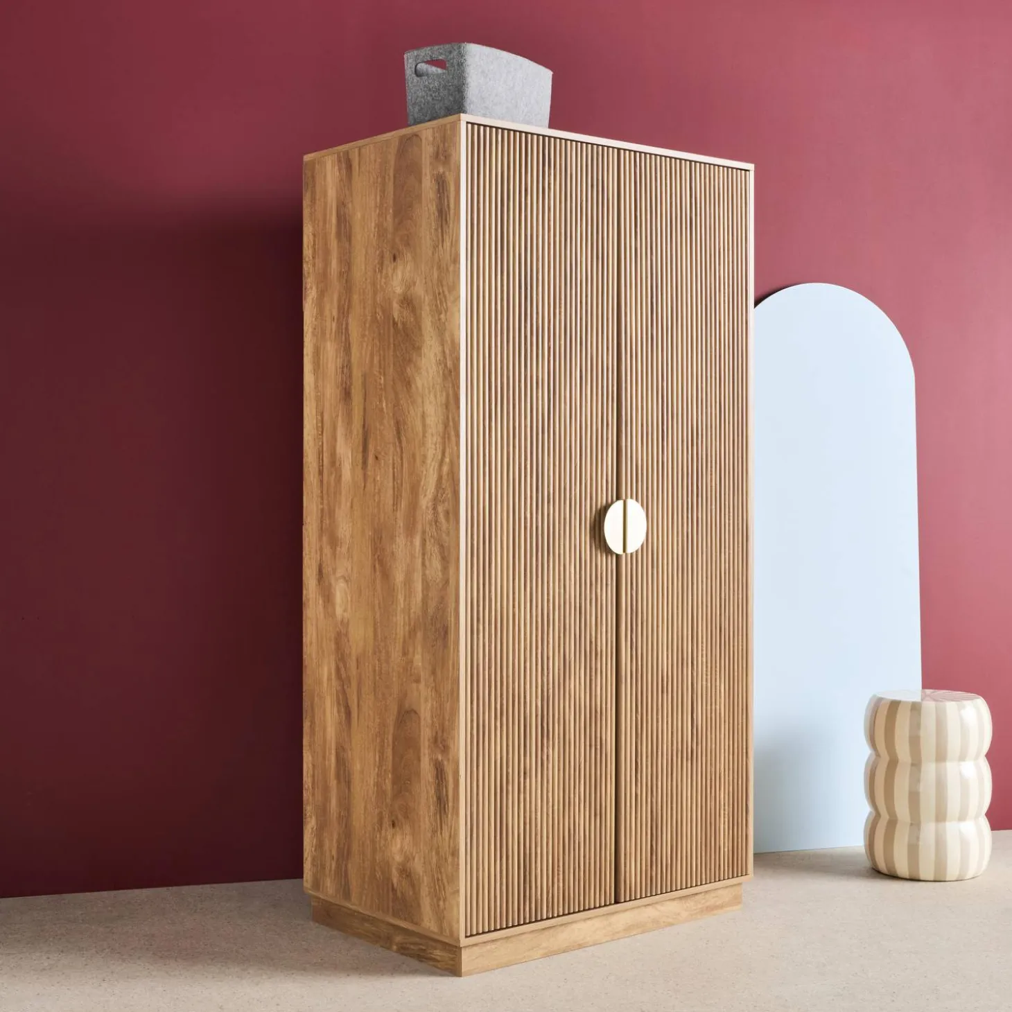 Grooved mango wood effect wardrobe closet with 2 doors