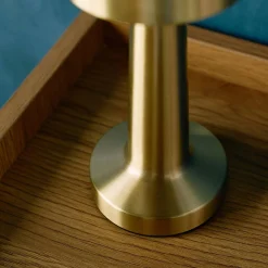 Indoor LED table lamp in gold metal Ø9cm