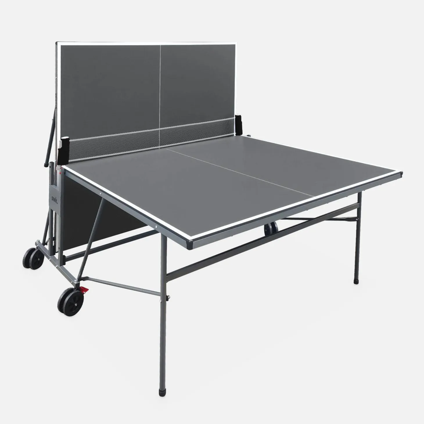 Indoor ping pong table with 2 rackets and 3 balls