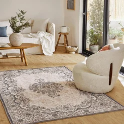 Indoor rug with baroque pattern, pink, red and blue