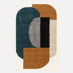 Interior shaggy rug with geometric pattern