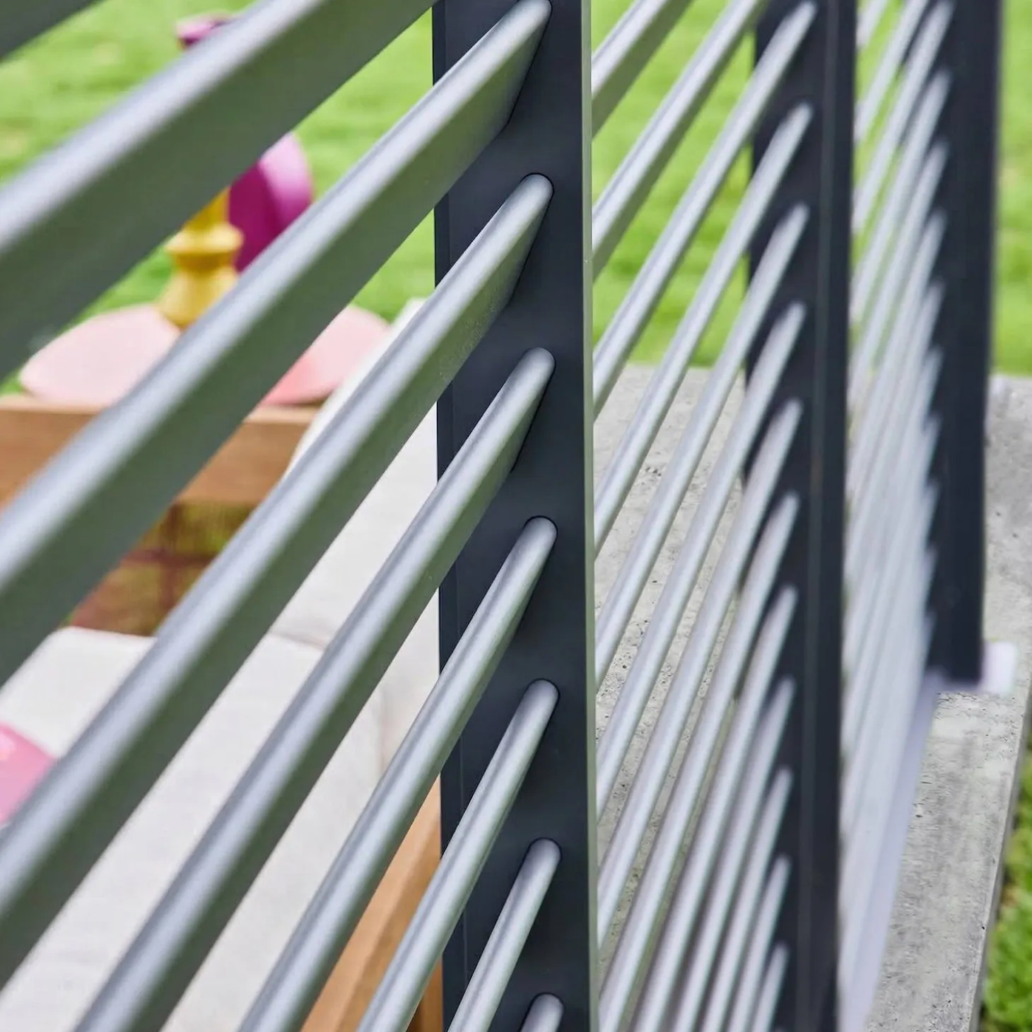Louvered pergola aluminium 4 x 3m and 3 130cm louver panels