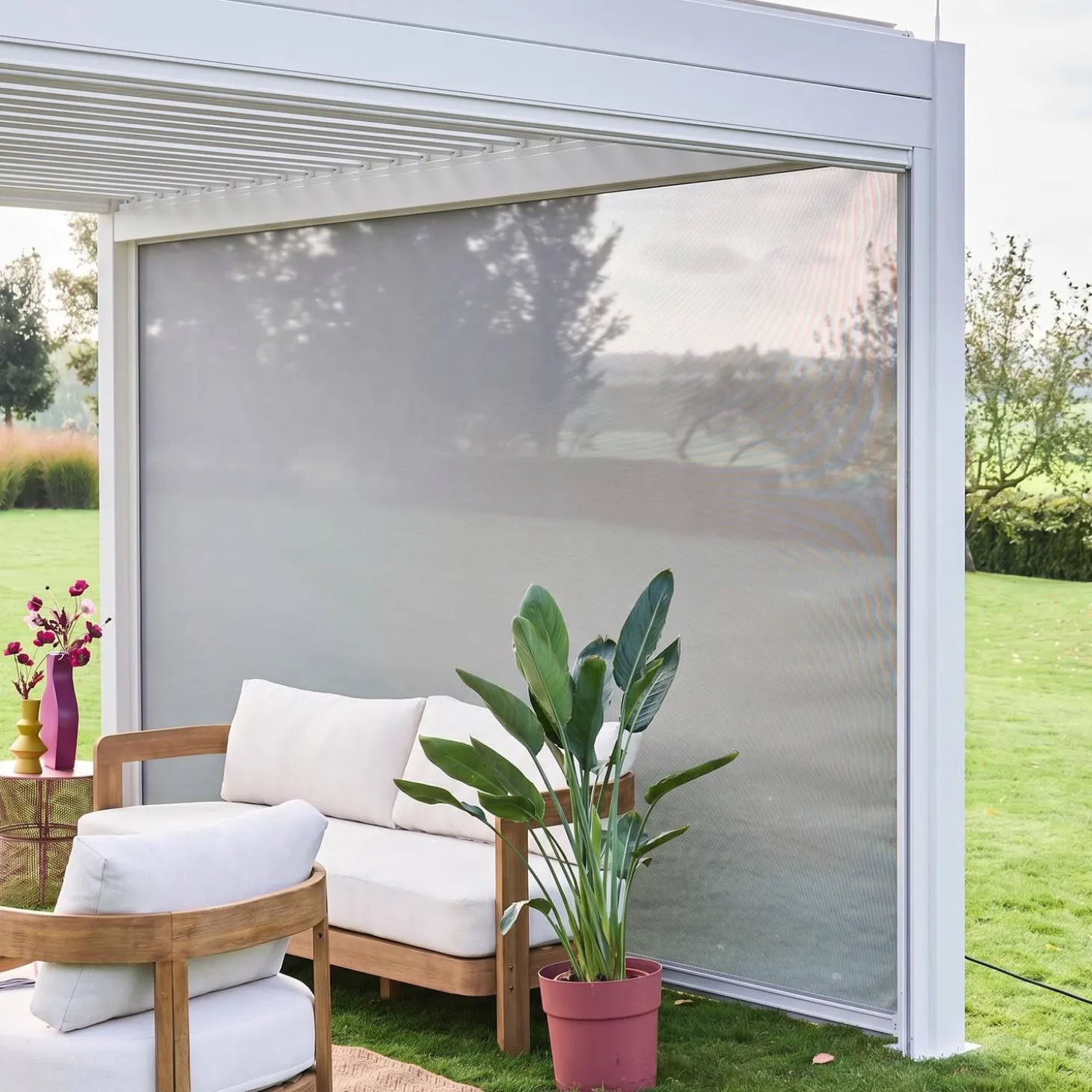 Louvered pergola aluminium 4 x 3m and a 4m blind