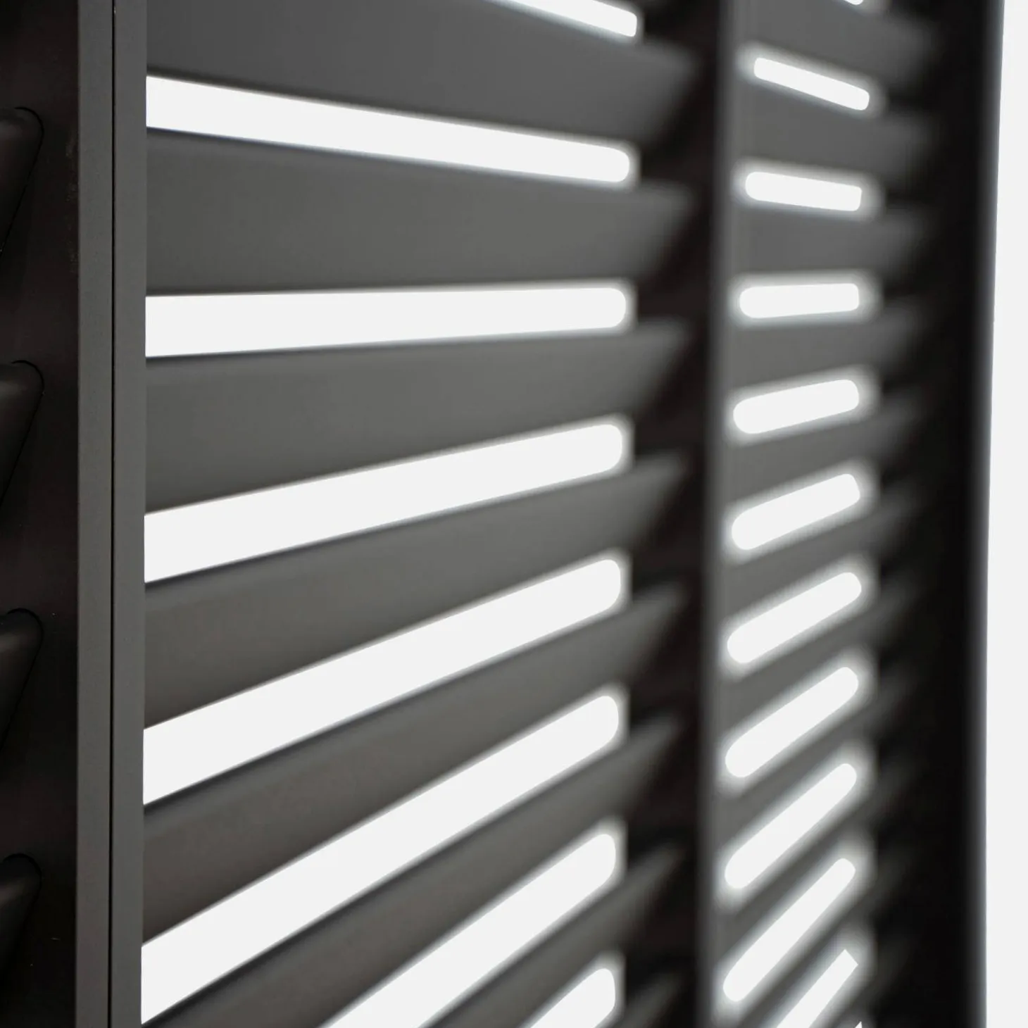 Louvered pergola aluminium 3 x 3m V2 and 3 100cm louver panels