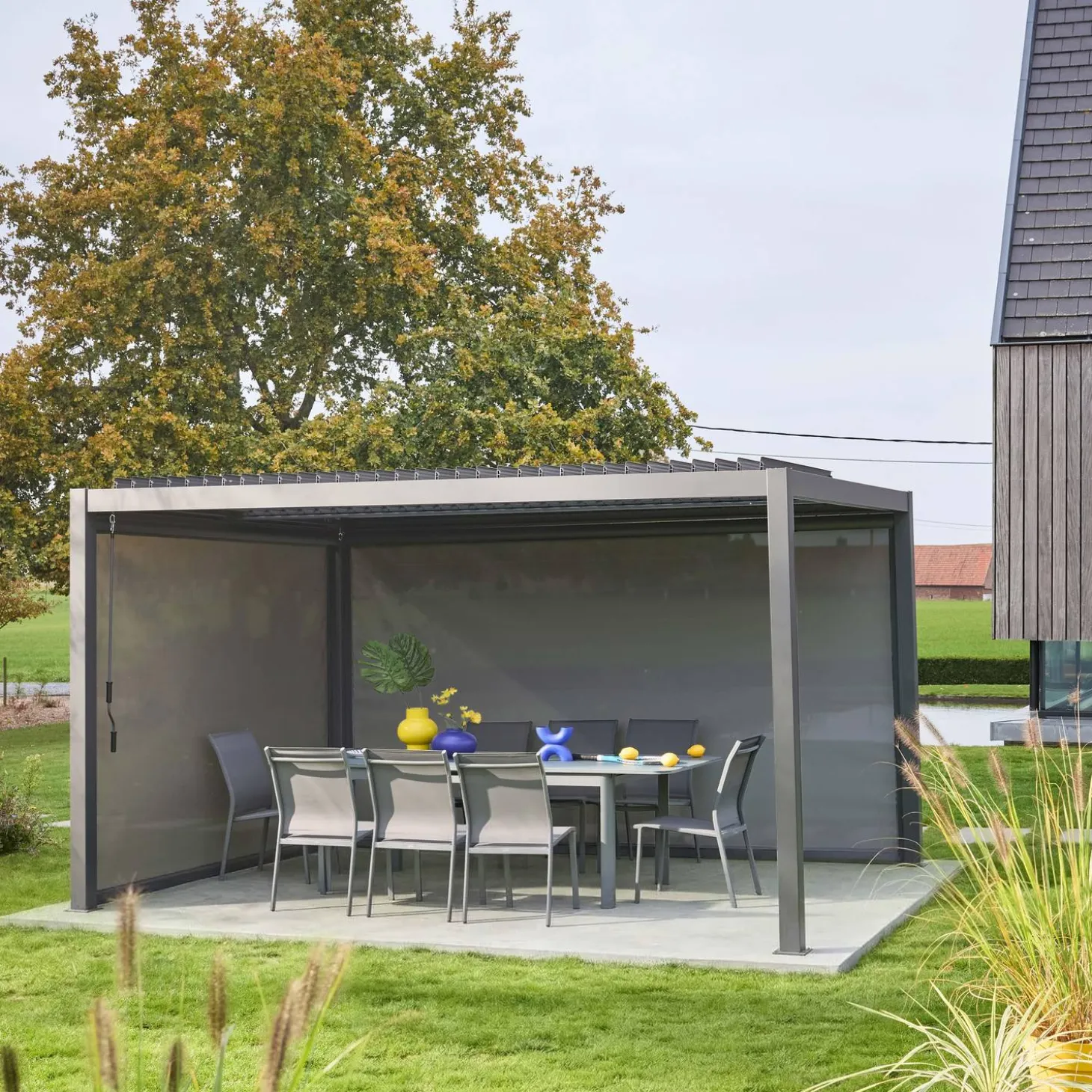 Louvered pergola 4 x 3m with a 3m blind and a 4m blind