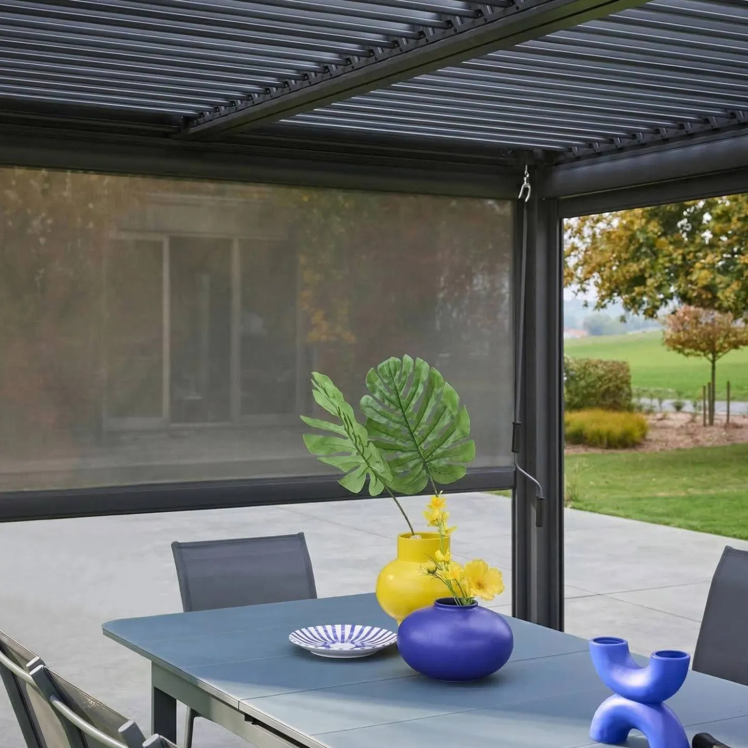 Louvered pergola 4 x 3m with a 3m blind and a 4m blind