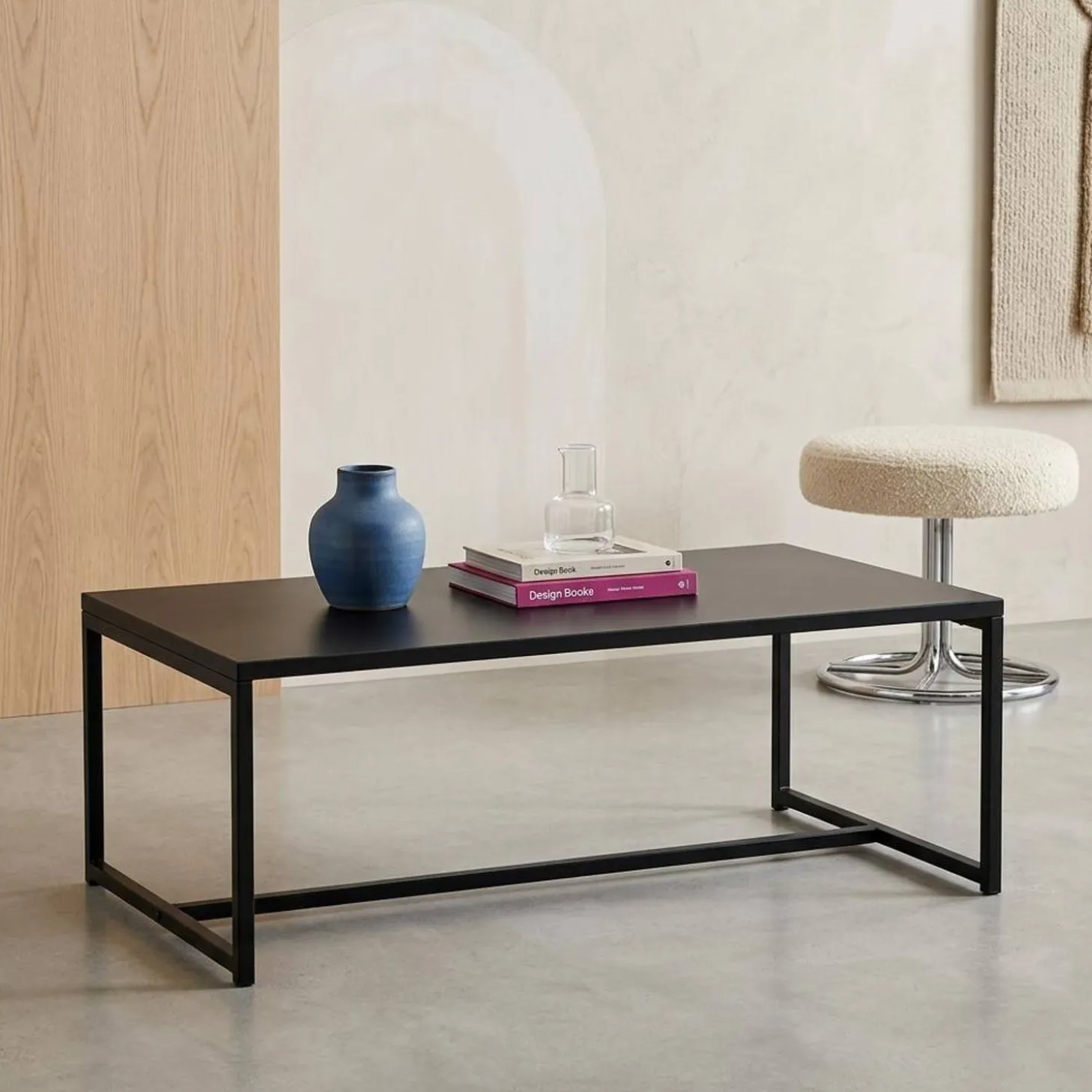 Metal coffee table with metal legs