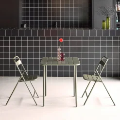 Metal garden table + 2 chairs