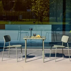 Metal garden table + 2 chairs