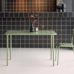 Metal garden table for 4 people