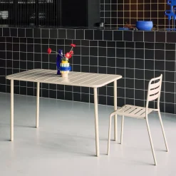 Metal garden table for 4 people