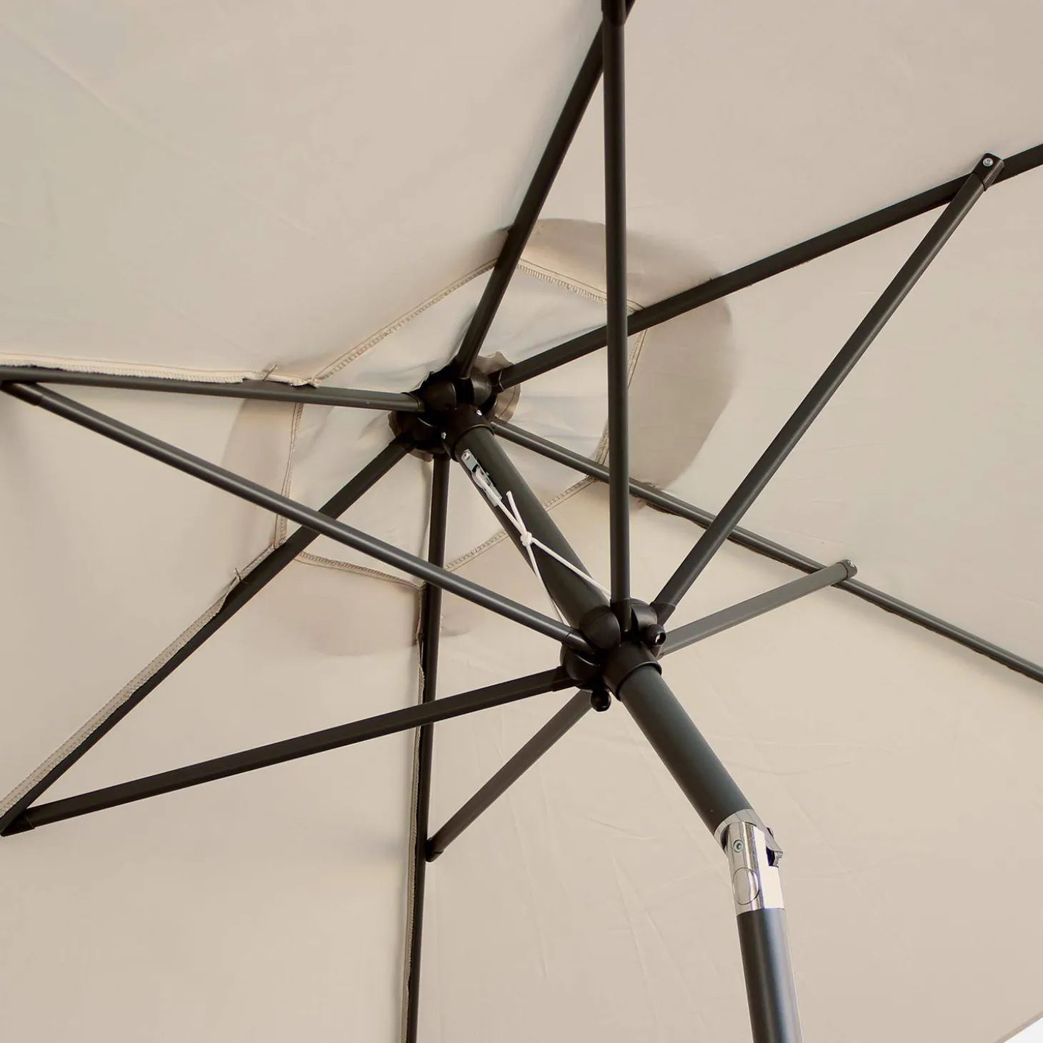 3m round centre pole parasol