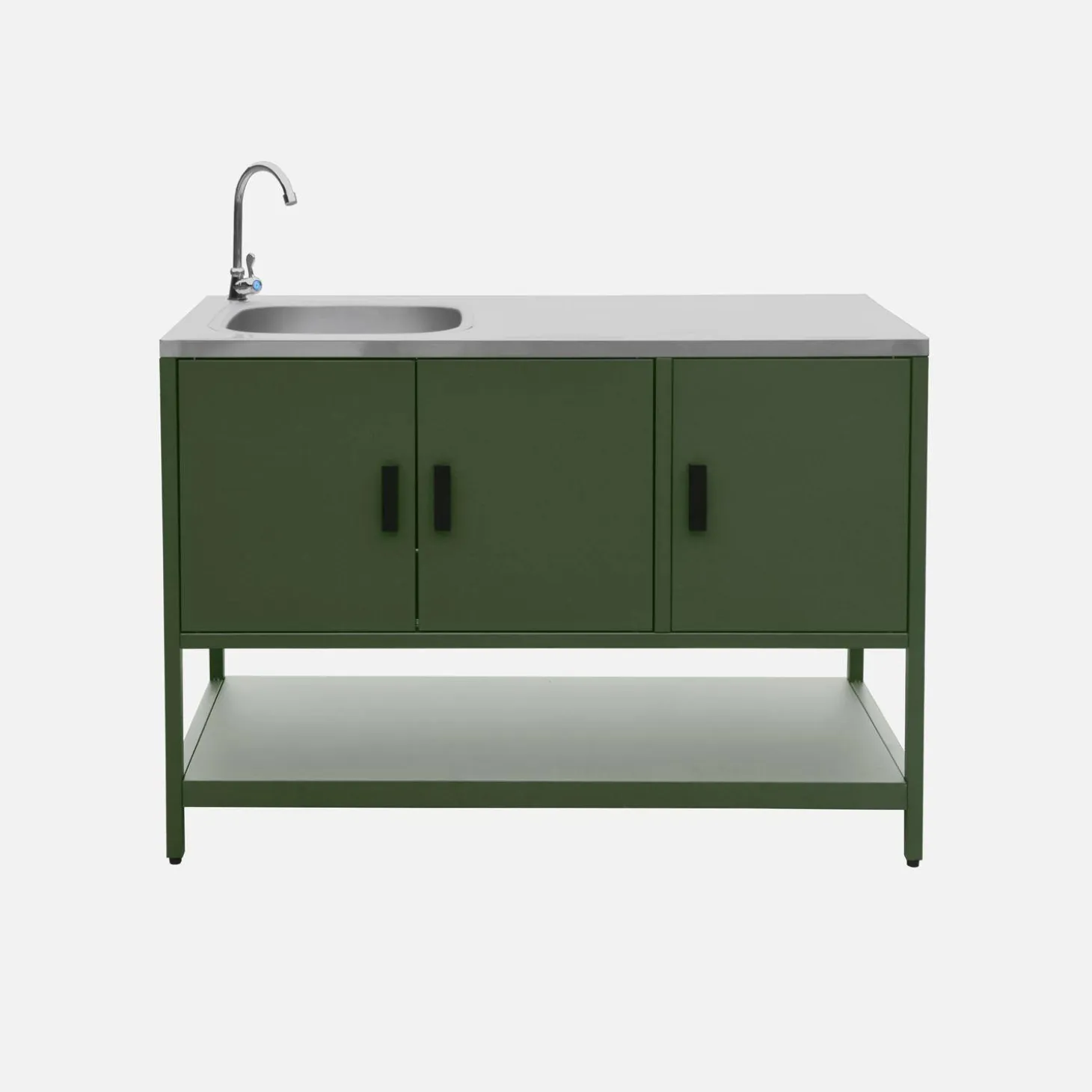 Outdoor kitchen with charcoal barbecue and 2 modules with sink