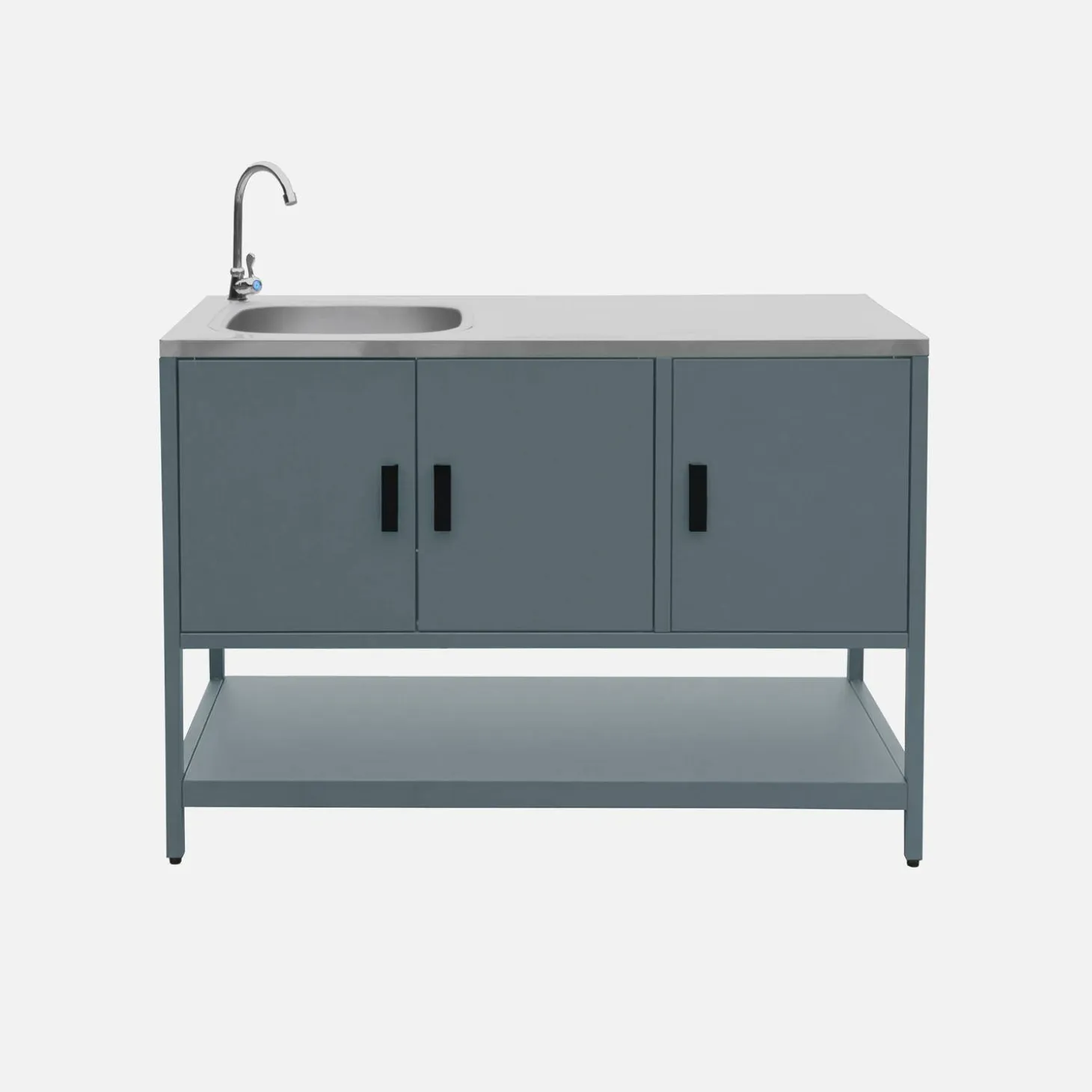 Outdoor kitchen with charcoal barbecue and 2 modules with sink