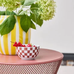 Outdoor side table steel mesh design